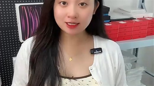 不同版本苹果手表有何区别？Apple Watch Series 9（2209）全面升级体验，搭载S9芯片性能更强，屏幕亮度提升至2000尼特，支持双击手势操作。