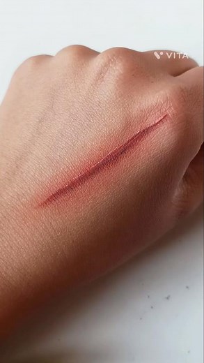 How to create a fake wound 😱 #art #acrylicpainting #wound #fakecut #sfxmakeup #fakeinjury #sfx