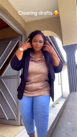 J U S T T H A B Y (@madamtiwa)’s videos with Izandla (feat. PYY Log Drum King) - Londie London