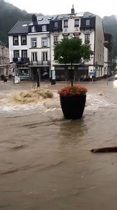 24K views · 560 reactions |  Des inondations touchent Spa en Belgique et des quantités de pluie spectaculaires sont encore attendues ! La province de Liège a été placée en alerte ROUGE !  (via Info Meteo) | Météo Express | Facebook