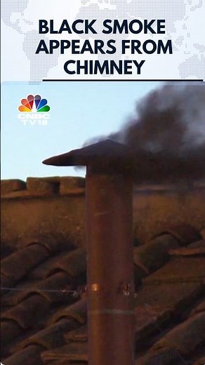 BREAKING: Black Smoke Rises From The Sistine Chapel After The First Vote of Conclave | Vatican |N18G