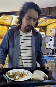 Waitress Stuns Customer with a Heartwarming Gesture of Kindness | Pretty Makeup