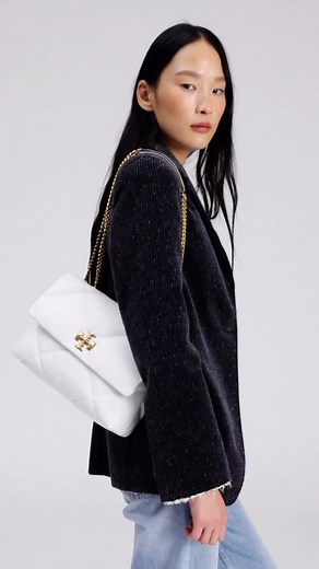 TORY BURCH on Instagram: "The Kira Diamond Quilt. Irresistibly soft leather with blown-up diamond stitching. Shop the early release Spring ’24 silhouette now. #ToryBurchSS24 #ToryBurch"