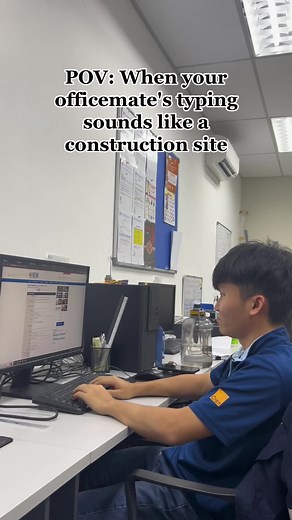 Working with the loudest typist in the office be like… 🙉🔊 #OfficeLife #workinglife #dailylife #dailyworking #keyboard #keyboardasmr #office #officehumor