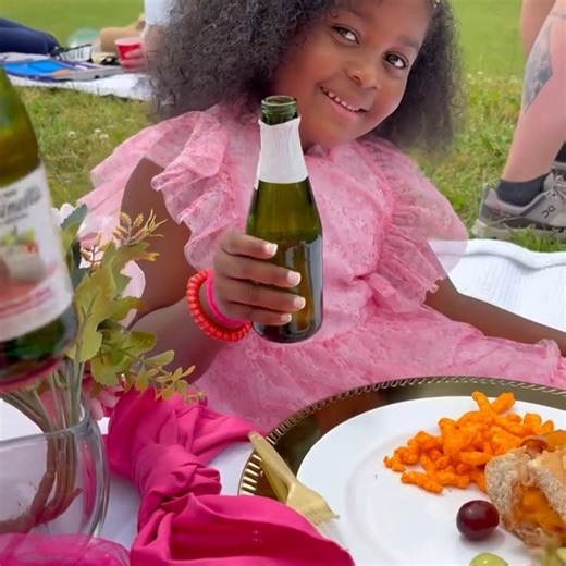 24K views · 1K reactions | IM SO PROUD OF MY BABY…. SHE HAS COMPLETED HER 1st year of the dual language program…. Learning Spanish along with her regular curriculum 50-50….all this while traveling and doing her thing in the entertainment wor | Thevanvan fans | Facebook