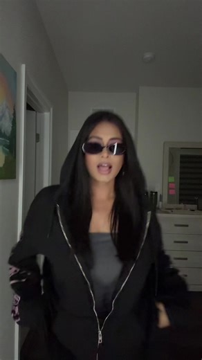 I’m crying at the first glitch #fypシ #glitch