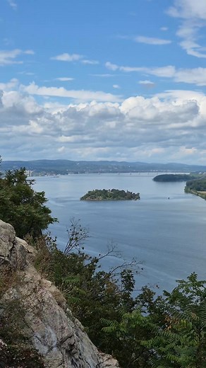 Bannermans Island and the Newburgh Beacon Bridge. 🌎🔭🚶‍♂️ #newyork #hudsonvalley #hudsonriver #travel #nature | The Hudson Valley Explorer