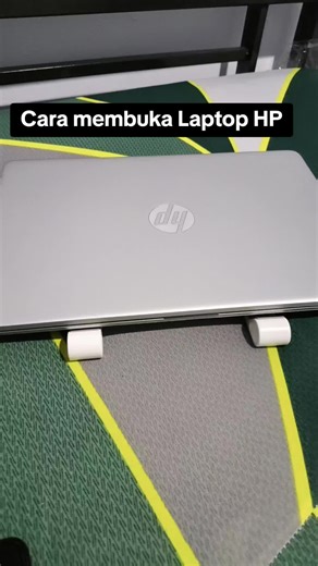 Cara Membuka Laptop HP dengan Aman dan Mudah