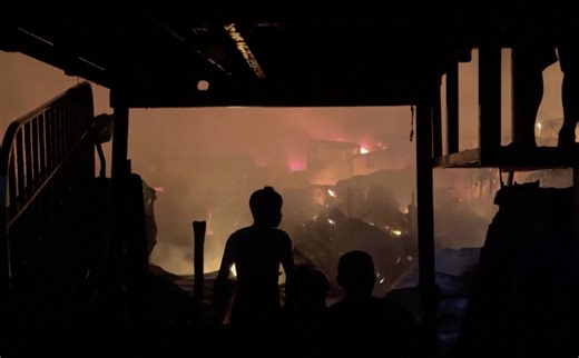 Video: Fire destroys over 1,500 homes in Philippines