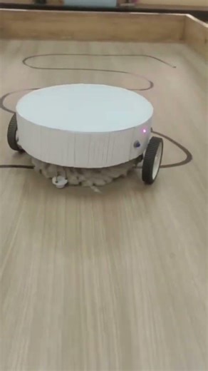 Smart mopping Robot 🤖 #technology #innovation #automation #education #diyprojects