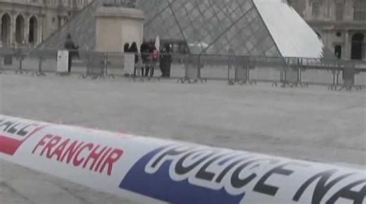 Vol au Louvre : les huit minutes d'un casse spectaculaire