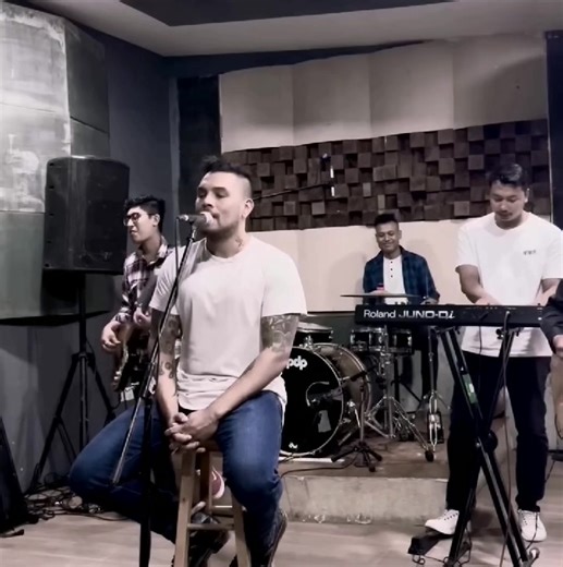 484K views · 20K reactions | Neetesh Jung Kunwar covers legendary swor samrat narayan gopal's song "Kehi mitho baat gara".❤️ | Nepal cover artist | Facebook