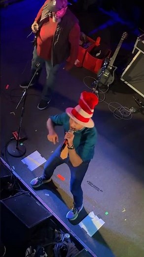 Dr. Seuss vs William Shakespeare - Epic Rap Battles of History - Chicago, IL (Subterranean) #ERB