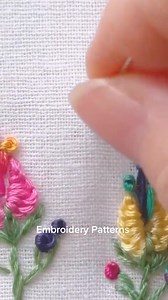 473K views · 7.1K reactions | Easy flower hand embroidery design 殺 #new #handmade #flowers #embroidery #reelsvideo #foryou | Embroidery Patterns | Facebook