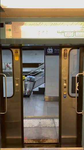 Ce son quand les portes du RER se ferment #rerd #sncf #idfm #train #z2n #railway #rail #song