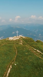 8.4K views · 37 reactions | POV: Sei in cammino verso una delle vette più belle della catena del Monte Baldo ⛰️Passo dopo passo, il silenzio diventa sempre più profondo, l’aria si fa più leggera e il panorama assume contorni quasi irreali. Questi sono i momenti per cui si va in montagna: atentici veri, indimenticabili. Garda Trentino #VisitTrentino #SummerInTrentino #LifeinTrentino #TrentinoWow #POVAdventure #HikingItaly #SummitViews | Visit Trentino | Facebook
