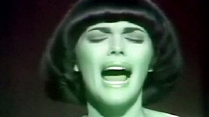 Mireille Mathieu - On Ne Vit Pas Sans Se Dire Adieu
