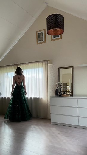 Emerald Green Gala Dress - Classy Style Inspiration