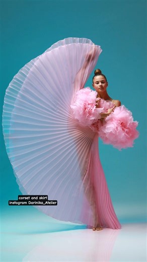 🇺🇦 Model poses for photoshoot📸 Rhythmic gymnastics. Model Valeriia