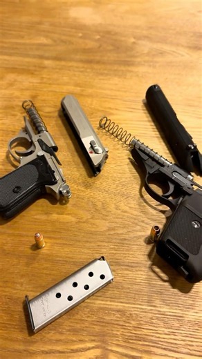 Sig P230 VS Walther PPk Fielding Stripping コンパクト兄弟#edc #asmr
