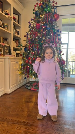 she’s cozy and she’s cute 🎶 @cheyennedramsey & fam in Bounce Fleece | Old Navy