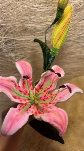 DIY| How To Make Lily Star Gazer By Using Pipe Cleaner/Fuzzy Wire #lily #craft #flowers ‪@BretsDIY143‬