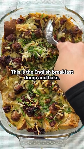What's your cooked breakfast non-negotiable? 🍳 This traybake takes all the vital elements of a full English including mushrooms, bacon, sausages and egg, and combines them in one easy dish 😍 You just need a little prep time, then throw into a tray and let the oven do the work. It's an easy brunch treat to start your weekend 🥓 The recipe is available exclusively on the Good Food app, just search 'breakfast strata' or head to the link in our bio. #GoodFood #SourdoughTok #Brunch #BreakfastRecipe