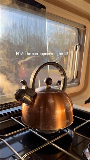 Tell me you’re from the UK without telling me you’re from the UK 👀 #peakdistrict #ukweather