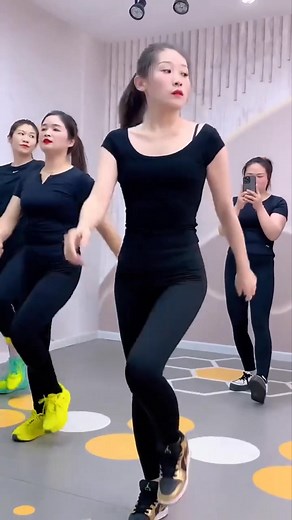 28K views · 618 reactions | #danceworkout #danceexercise | Fit Mom - Dance Exercise with WANYO | Facebook