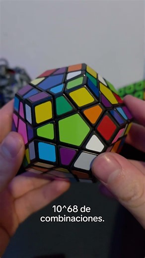 ¿Qué cubo Rubik tiene MÁS combinaciones? #rubikscube #rubik3x3#pyraminx #megaminx