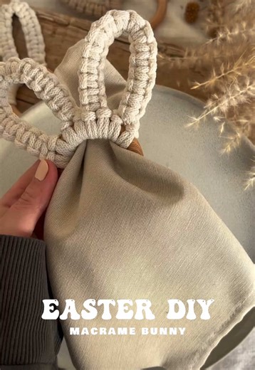 DIY PÂQUES : Rond de serviette en macramé avec oreilles de lapin