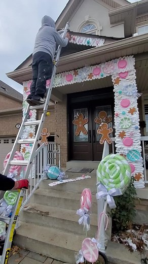 Outdoor Gingerbread House Decorations: DIY Christmas Decor Ideas