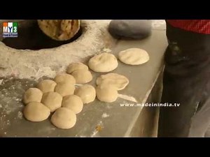 MAKING OF NAAN | HOW TO MAKE NAAN | STREET FOODS IN DELHI | INDIAN STREET FOODS street food