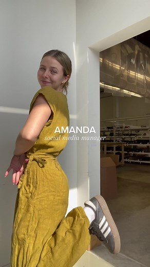 We like our linen like we like our hands: washed 💅 #memade #sewingtiktok #sewingforyoupage #diystyle #sewtok #handmadeclothes #memadeootd #sewing #blackbirdfabrics #fabricstore #linencloset