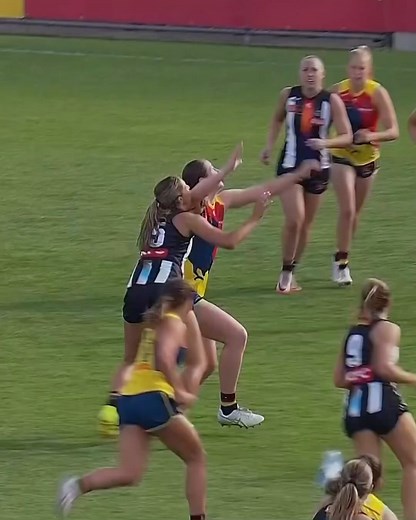 68 reactions | Check out Sarah Rowe☘️ Week 8 Highlights from @collingwoodaflw  #MVP | aflw_ireland | Facebook
