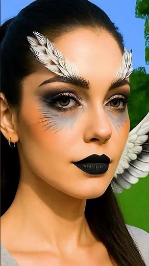 Aurora essaie de voir les vrais visages des filles monstres !