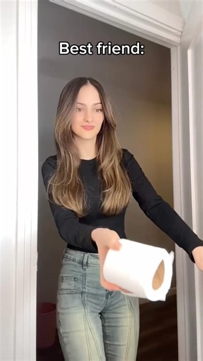 When you call for help 🧻 #VictoriaPfeifer