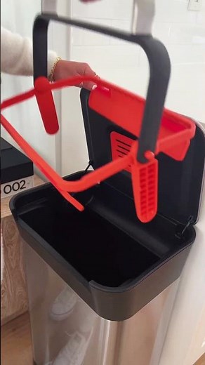 Kitchen Hacks - Trash Compactor