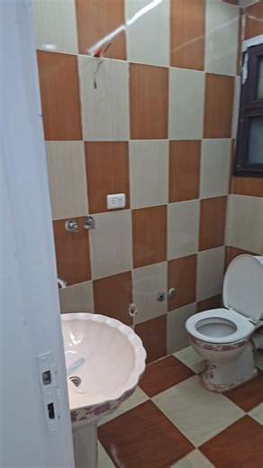 ١٢٥ متر تحميل قديم ٣ غرف ٢ حمام ومطبخ.ورسبشن ٣ قطع كاملة العدادات (كهرباء.وغاز.ومياة) عماره ساكنه ١٧٤ ل السعر مليون ٦٥٠ للتواصل/ ٠١١١١٩٥٥٥٣٠ | Hanin Real Estate | Facebook