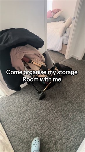 Organise my storage cupboard: easy cupboard organisation tips