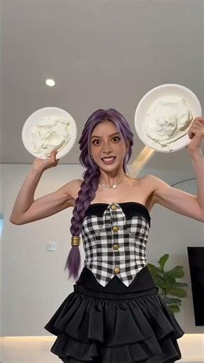 cake doesn't matter, just wanna cream jinu's face #kpop #rumi #jinu #funny