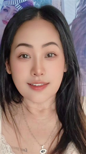 Brenda Vang on Instagram: "Cov niag ntsej muag nyiag lwm tus duab los ia nws li profile ,ler hu tias PUSSY g muaj peem xwb. Also vim nws qias2 neeg g zoo nkauj zoo nraug . Tus neeg no g muaj peev xwm"