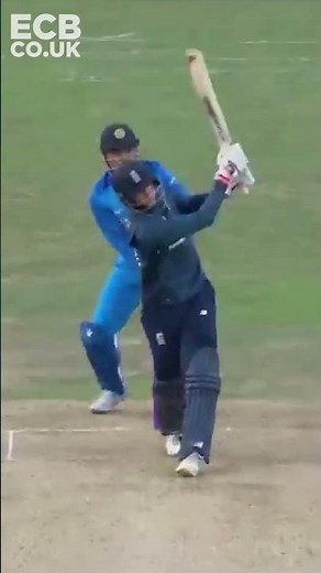 The Bat Drop Moment… 🏏 | Root's Stunning Headingley Hundred #shorts #englandvindia