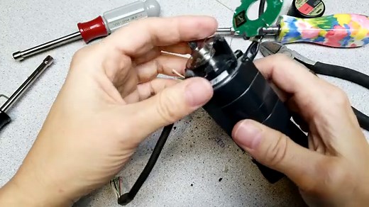 A Compact Strain Wave Gear Assembly