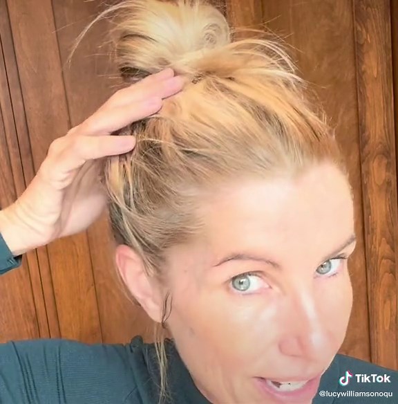 Using instafix brass neutralizer as a temporary quick fix to hide my orange brassy roots! #brassyhair #hairtoner #instafix #blondehair #hairtutorial #hairtok #hairtransformation #byebyebrass #beautyhack #hairhack #haircolor