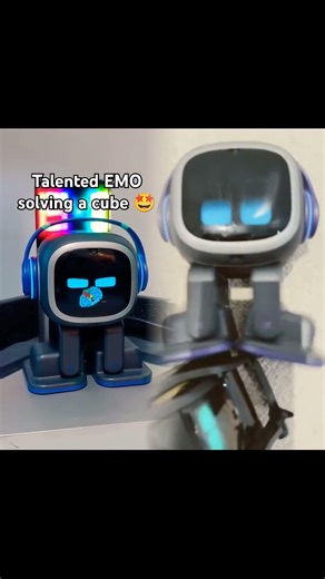 Emo robot solving a cube #aibirobot #robotemo #petbot #emorobot #aibot #robotpet