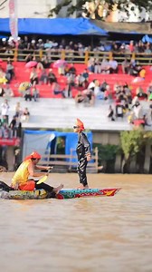 This is the man who deserves to be called the king of Indonesian aura farming, he appears cool facing back while shouting encouragement to his rowing team #pacujalurindonesia #aurafarmingviral | Robi Ramlis Halmon