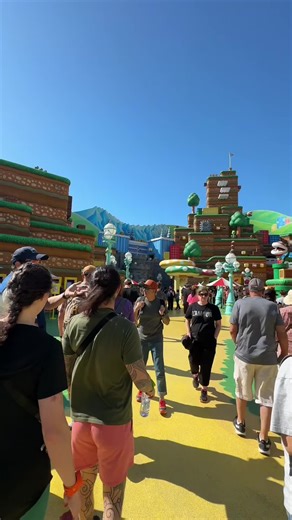 Are Universal VIP tickets worth it? Full experience on my YouTube 🤍 Link in bio ☀️ #UniversalStudios #UniversalStudiosHollywood #fyp #familytravel #themepark @Universal Studios Hollywood