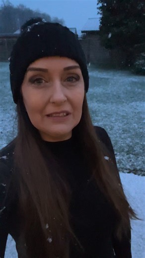 Crossdressing service i al slags vejr 🥶⛄️ I dag går turen ud i det fri sammen med en af mine søde kunder ❤️ Styling/Makeup/tur 👏👏👏 Www.boutiqueisabel.dk #boutiqueisabel #transgender #transperson #mtf #makeup | Trans Siden