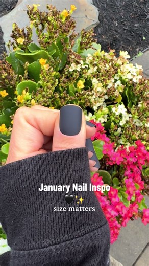 Hello Love press on nails are the highest quality, longest lasting, strongest, most durable press on nails that you’re going to find! They last up to two weeks and are designed to fit average, petite and wide nail beds, all at an affordable price! Our press on nails come in a variety of finishes, colors and lengths. If you’re a first time shopper, make sure that you pick up our nail dehydrator nail stickers bundle to use with the glue to get a no pop offs, no damage, 2 week wear. Included in eve